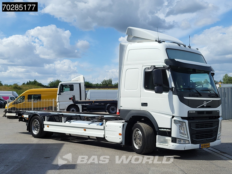 Volvo FM 370 4X2 19tons BDF NL-Truck Ladebordwand VEB Xenon ACC Euro 6 - Container transporter/ Swap body truck: picture 3 Volvo FM 370 4X2 19tons BDF NL-Truck Ladebordwand VEB Xenon ACC Euro 6 - Container transporter/ Swap body truck: picture 3