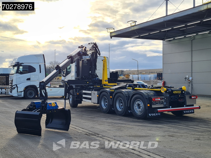 Volvo FM 460 8X4 NEW! Palfinger Q200Z95TR Crane Kran + HT 24 TEC Hooklift ACC LED - Hook lift truck, Crane truck: picture 5 Volvo FM 460 8X4 NEW! Palfinger Q200Z95TR Crane Kran + HT 24 TEC Hooklift ACC LED - Hook lift truck, Crane truck: picture 5
