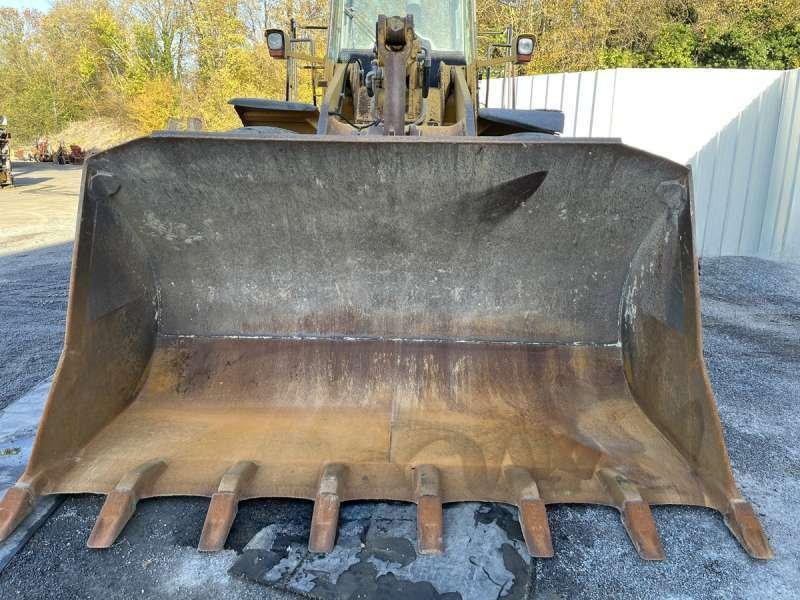 Wheel loader Caterpillar 966G: picture 11