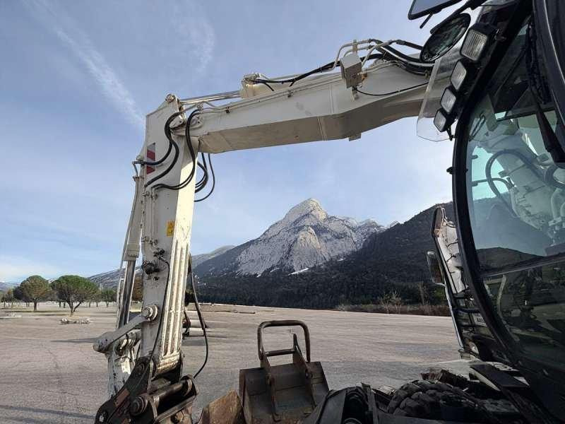 Hitachi ZX190W-5B - Wheel excavator: picture 3 Hitachi ZX190W-5B - Wheel excavator: picture 3