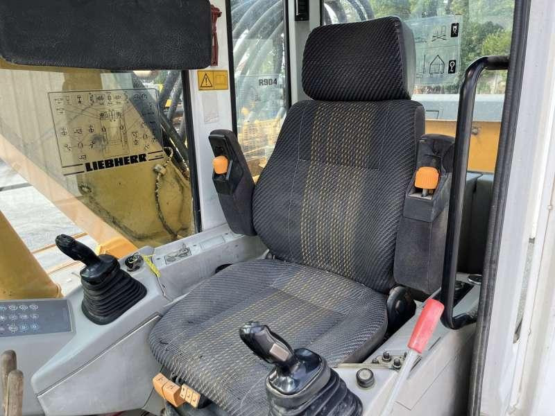 Crawler excavator Liebherr R904HDSL: picture 47