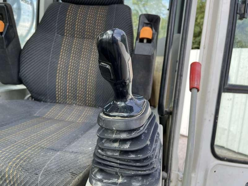 Crawler excavator Liebherr R904HDSL: picture 49