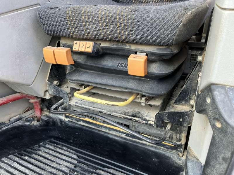 Crawler excavator Liebherr R904HDSL: picture 48