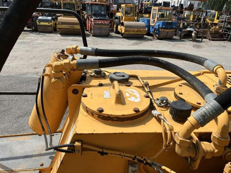 Crawler excavator Liebherr R904HDSL: picture 40