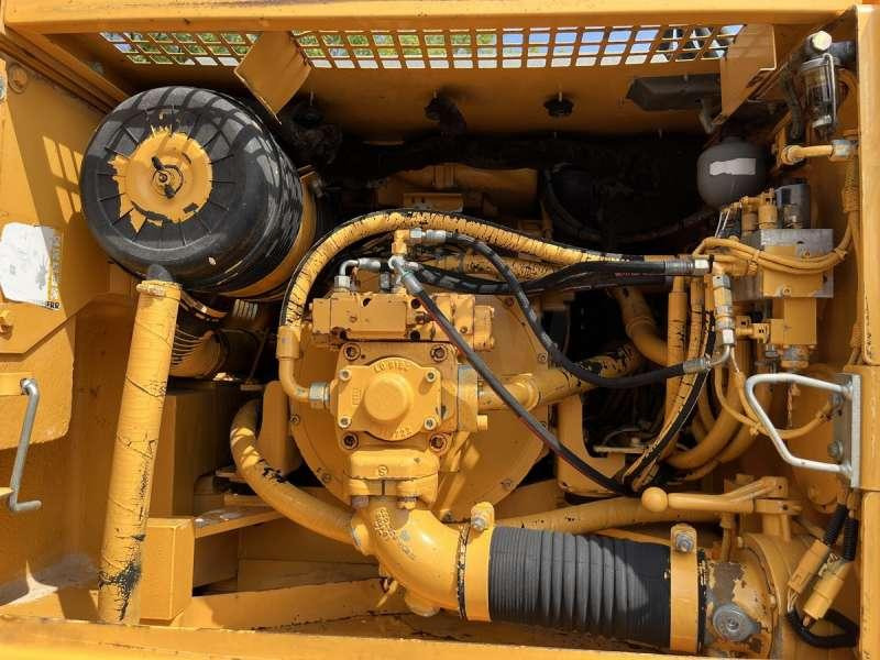 Crawler excavator Liebherr R904HDSL: picture 31