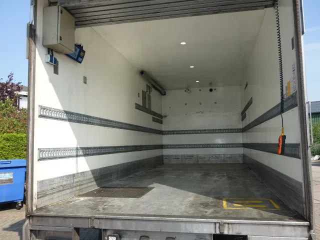 Volvo FL FL250 isothermic box - Box truck: picture 4 Volvo FL FL250 isothermic box - Box truck: picture 4