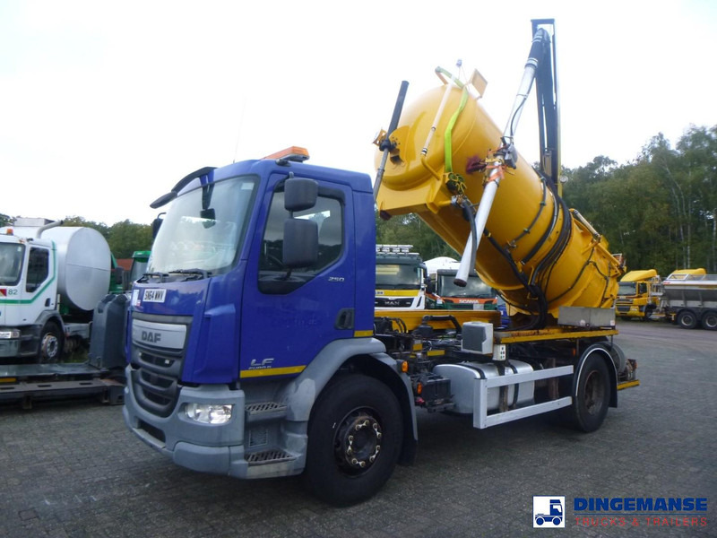 DAF LF 250 4x2 Whale vacuum tank 8 m3 - Vacuum truck: picture 1 DAF LF 250 4x2 Whale vacuum tank 8 m3 - Vacuum truck: picture 1