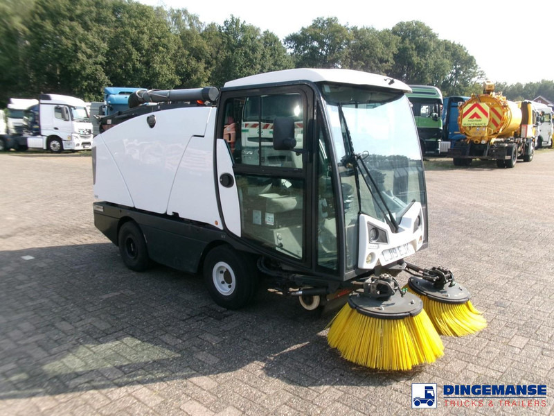 Johnston C202 compact street sweeper - Road sweeper: picture 2 Johnston C202 compact street sweeper - Road sweeper: picture 2