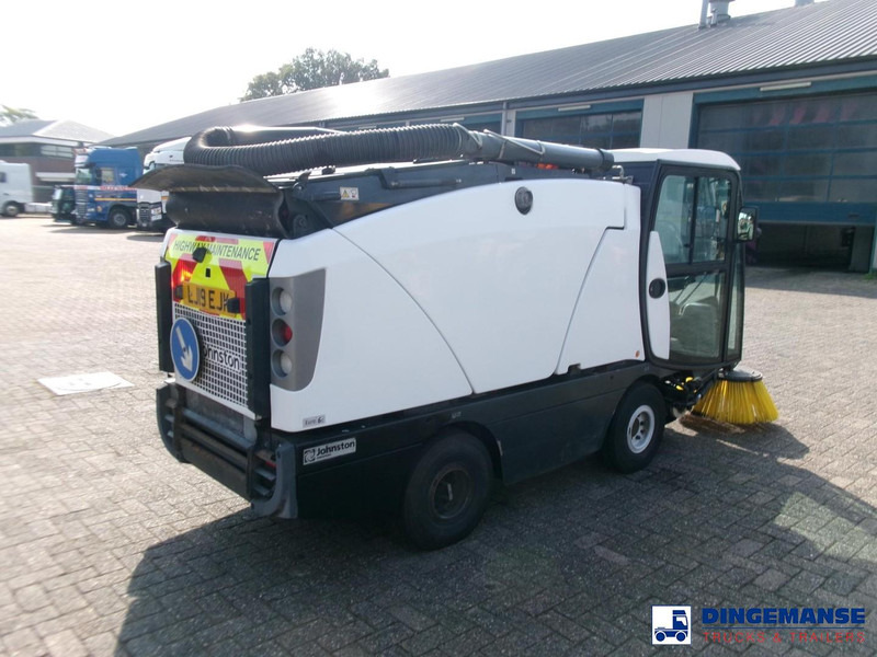Johnston C202 compact street sweeper - Road sweeper: picture 3 Johnston C202 compact street sweeper - Road sweeper: picture 3