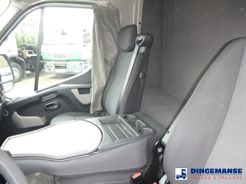Closed box van Renault Master 170 dci 4x2 curtain side van: picture 11