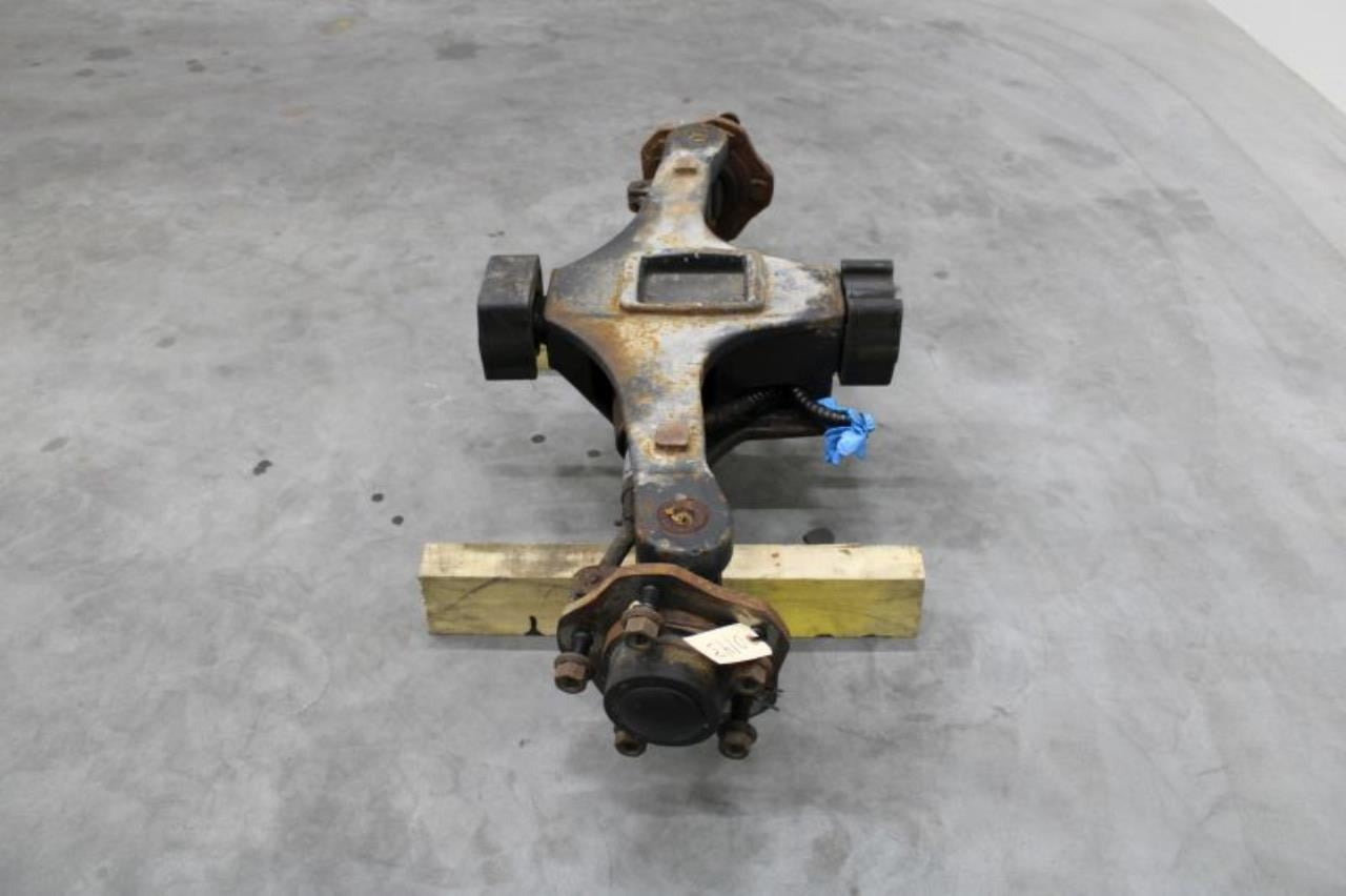 Hyster STEERING AXLE - Axle and parts for Material handling equipment: picture 4 Hyster STEERING AXLE - Axle and parts for Material handling equipment: picture 4