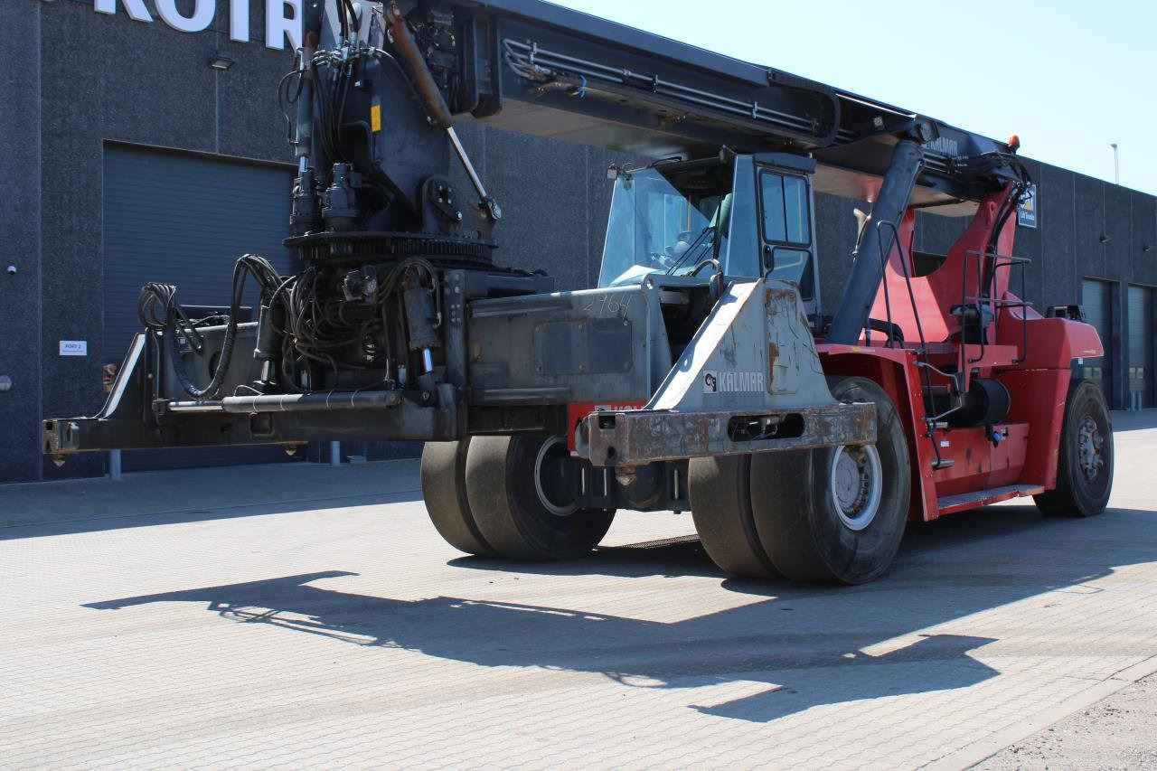 Kalmar DRF450-60S5 - Reach stacker: picture 2 Kalmar DRF450-60S5 - Reach stacker: picture 2