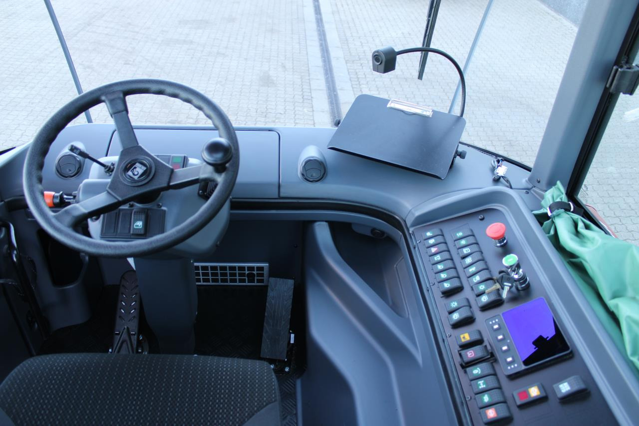 Kalmar TRL618I 4X4 - Terminal tractor: picture 4 Kalmar TRL618I 4X4 - Terminal tractor: picture 4