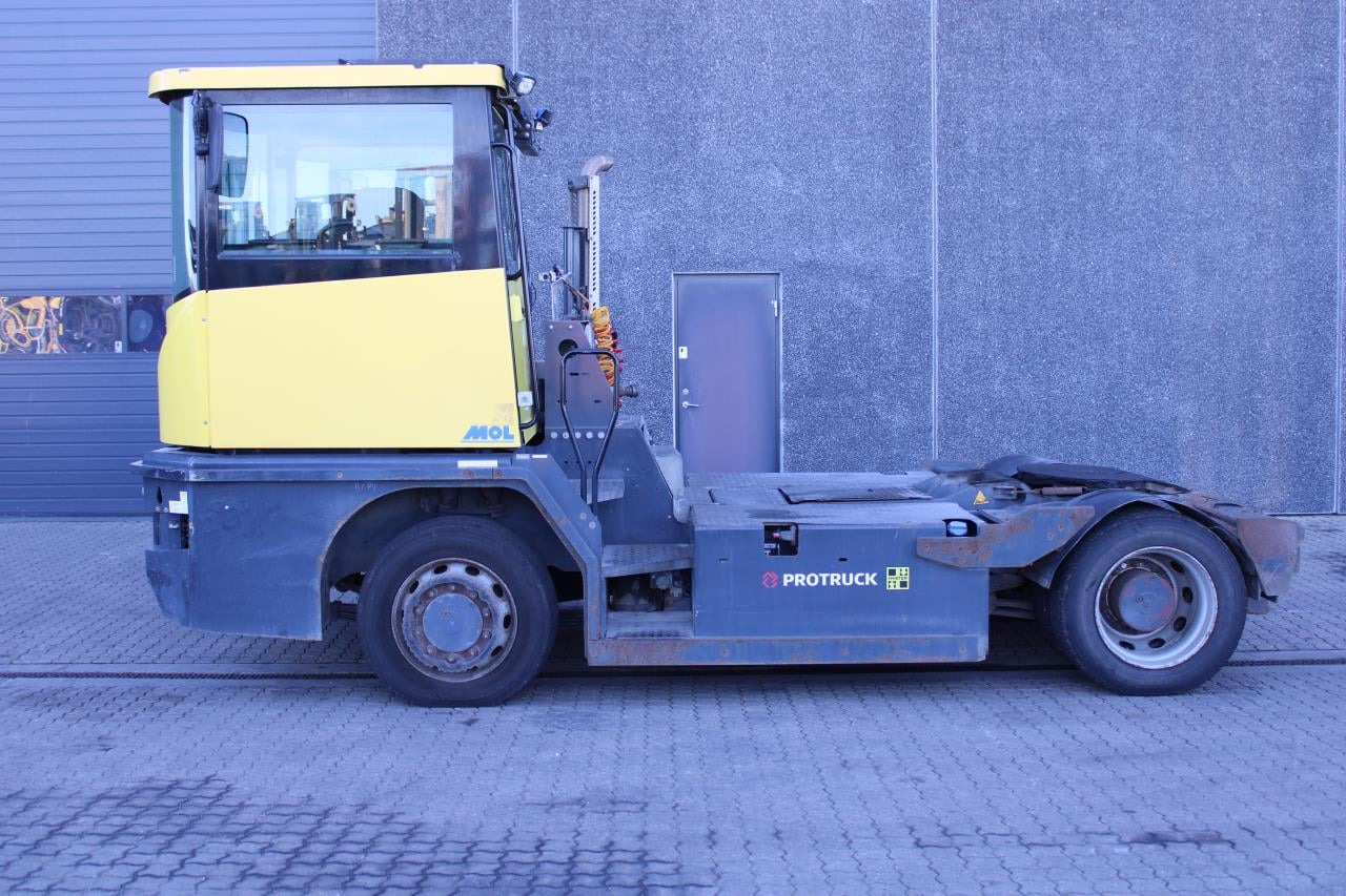 MOL RM255 4X4 - Terminal tractor: picture 1 MOL RM255 4X4 - Terminal tractor: picture 1