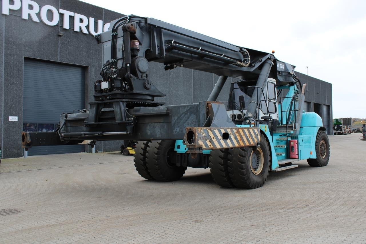 SMV 4531 TB5 - Reach stacker: picture 2 SMV 4531 TB5 - Reach stacker: picture 2