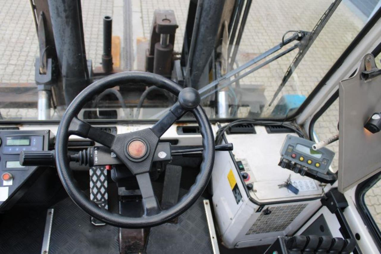 SveTruck 136120-35 - Diesel forklift: picture 4 SveTruck 136120-35 - Diesel forklift: picture 4