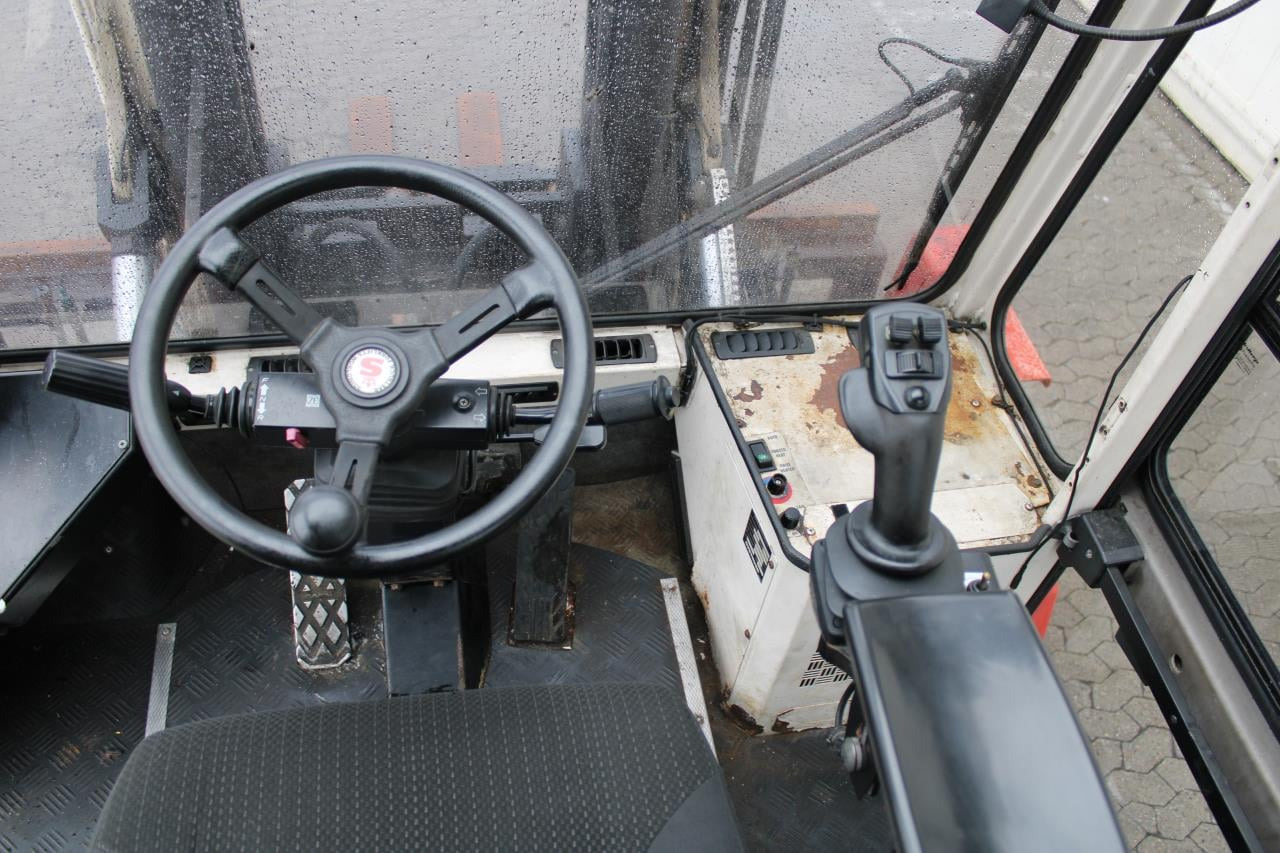 SveTruck 1560 - Diesel forklift: picture 4 SveTruck 1560 - Diesel forklift: picture 4