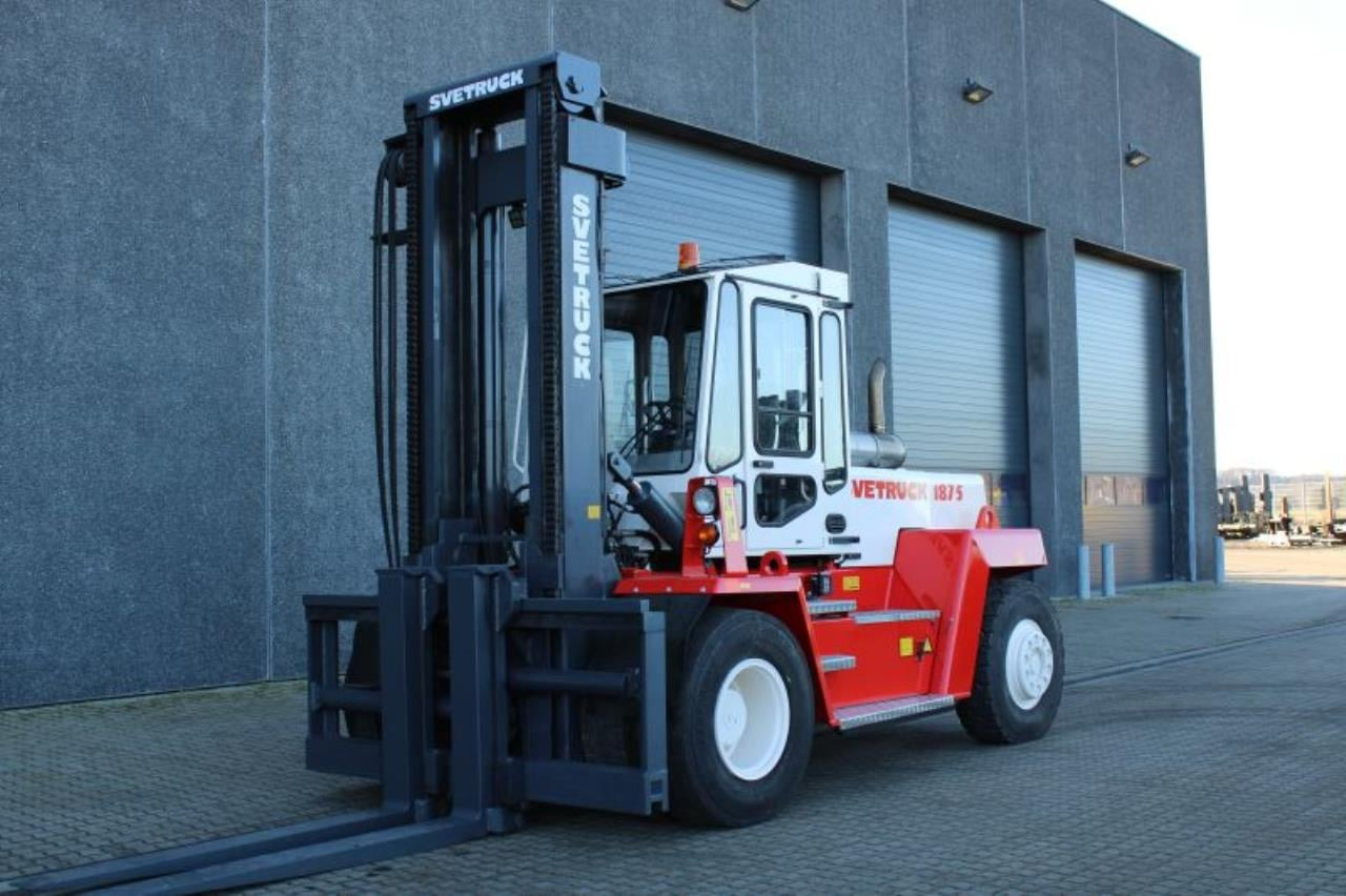 SveTruck 1875-33 - Diesel forklift: picture 2 SveTruck 1875-33 - Diesel forklift: picture 2