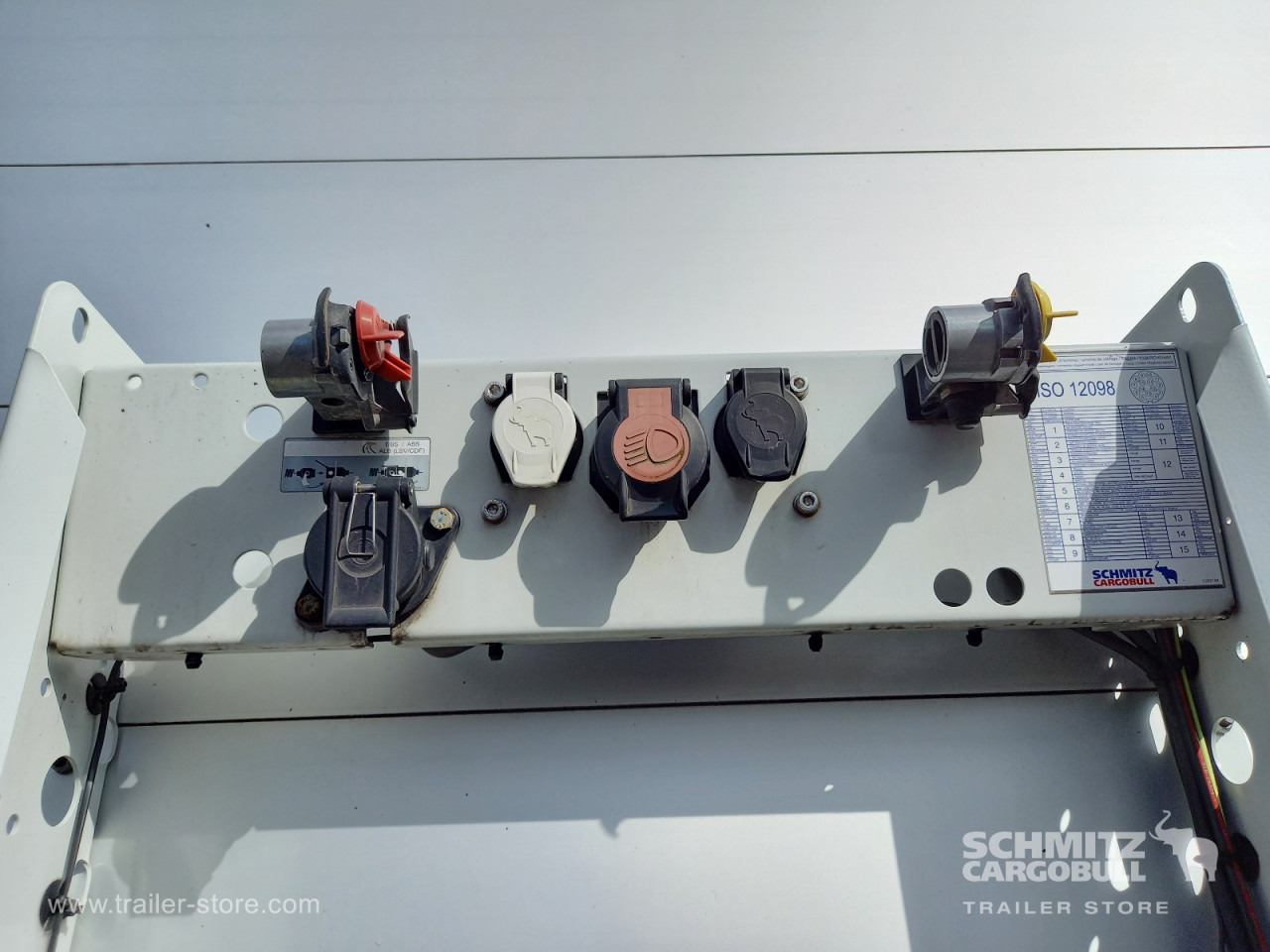SCHMITZ Auflieger Curtainsider Standard - Curtainsider semi-trailer: picture 4 SCHMITZ Auflieger Curtainsider Standard - Curtainsider semi-trailer: picture 4