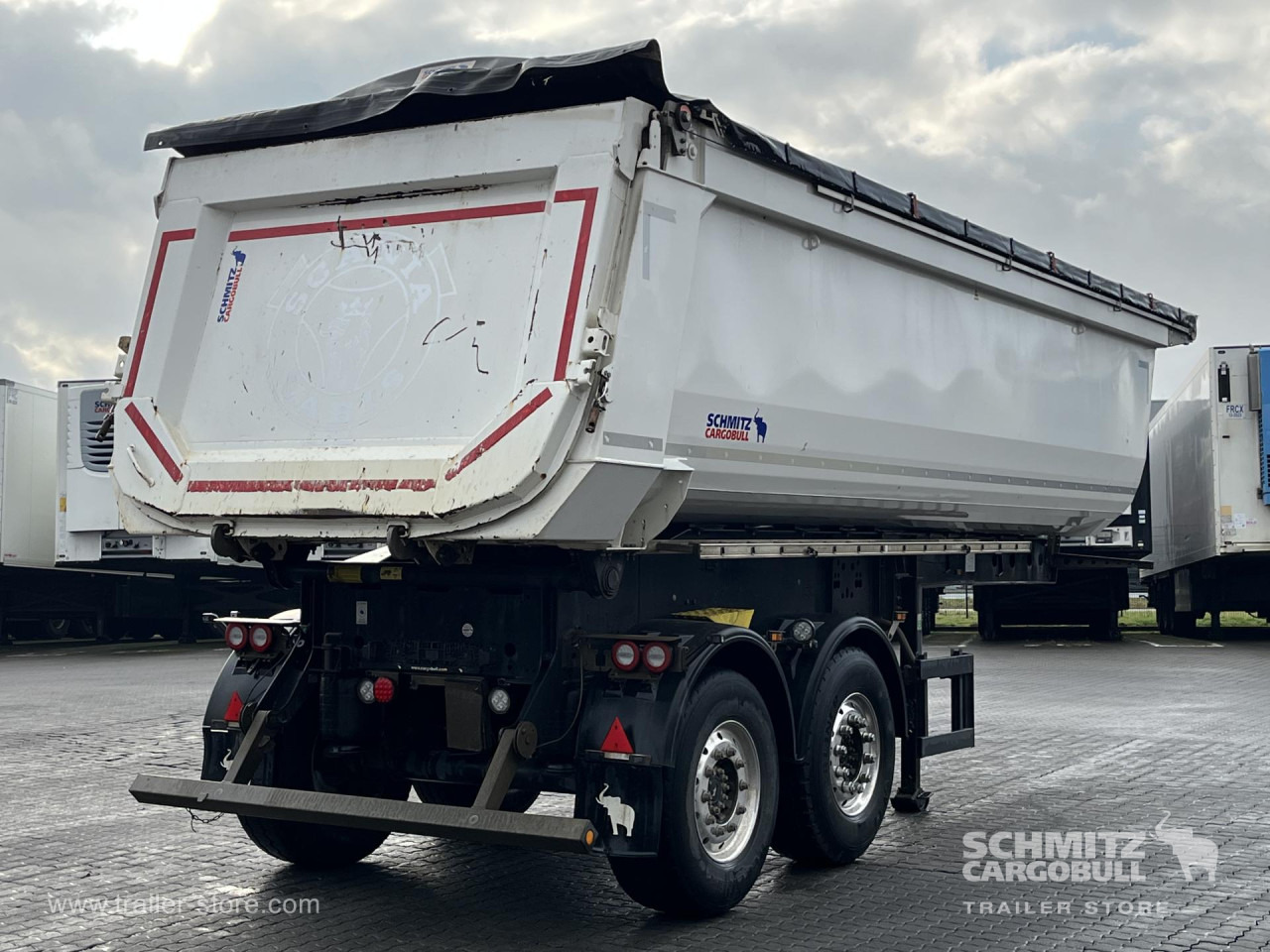 SCHMITZ Auflieger Kipper Stahlrundmulde 29m³ - Tipper semi-trailer: picture 2 SCHMITZ Auflieger Kipper Stahlrundmulde 29m³ - Tipper semi-trailer: picture 2