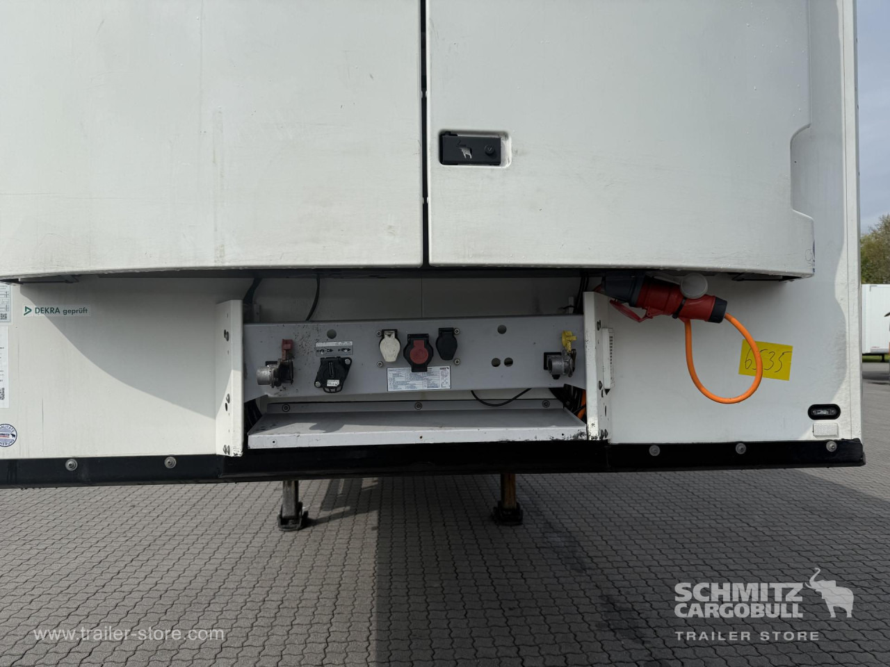 SCHMITZ Auflieger Tiefkühler Standard Double deck - Isothermal semi-trailer: picture 4 SCHMITZ Auflieger Tiefkühler Standard Double deck - Isothermal semi-trailer: picture 4