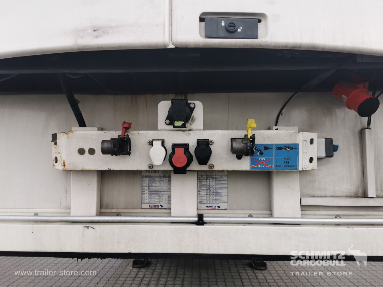 SCHMITZ Auflieger Tiefkühler Standard Double deck - Isothermal semi-trailer: picture 4 SCHMITZ Auflieger Tiefkühler Standard Double deck - Isothermal semi-trailer: picture 4