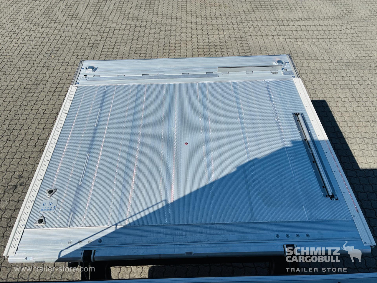 SCHMITZ Auflieger Tiefkühler Standard Taillift - Isothermal semi-trailer: picture 3 SCHMITZ Auflieger Tiefkühler Standard Taillift - Isothermal semi-trailer: picture 3