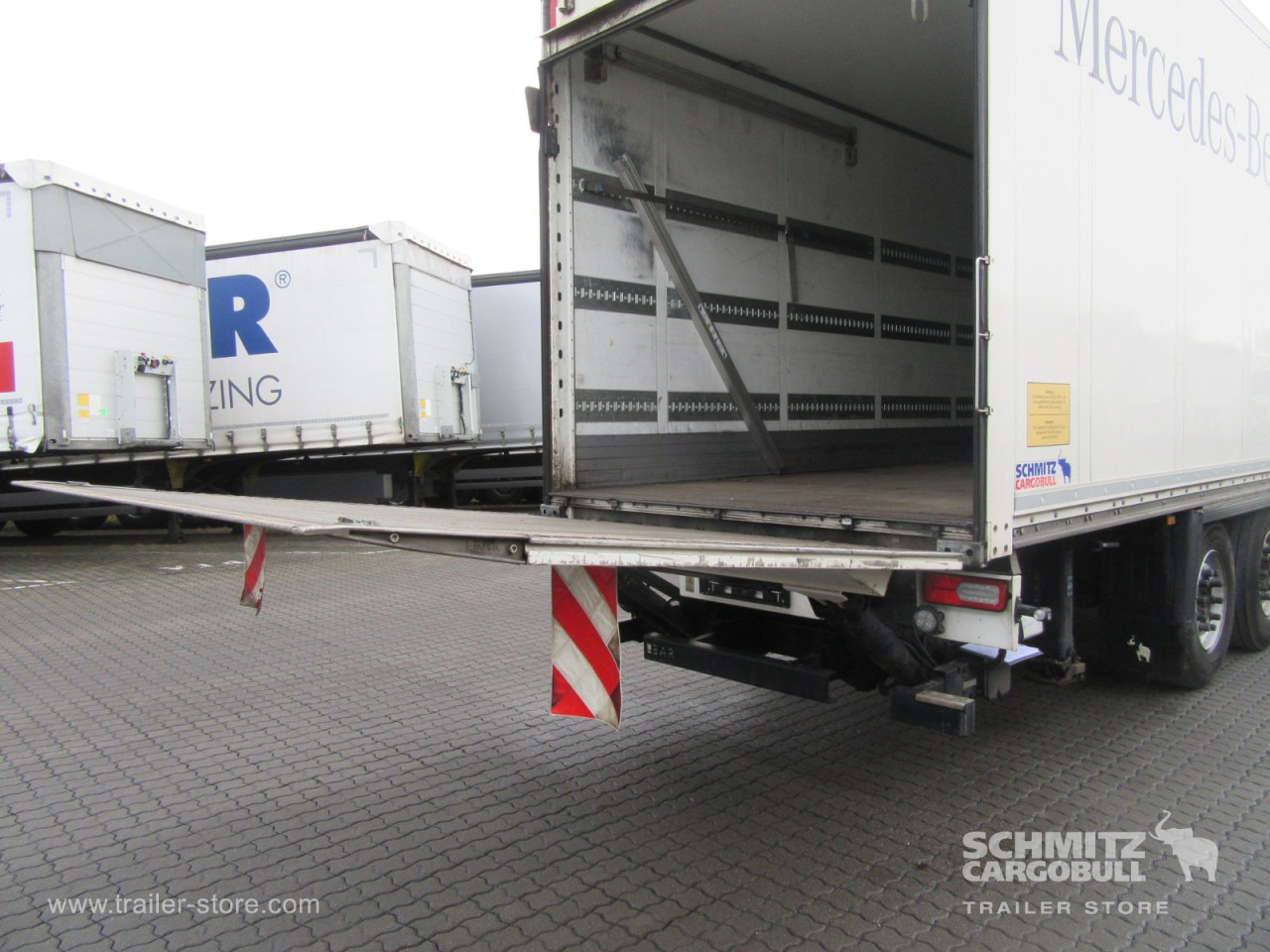 SCHMITZ Auflieger Trockenfrachtkoffer Standard Taillift - Closed box semi-trailer: picture 3 SCHMITZ Auflieger Trockenfrachtkoffer Standard Taillift - Closed box semi-trailer: picture 3