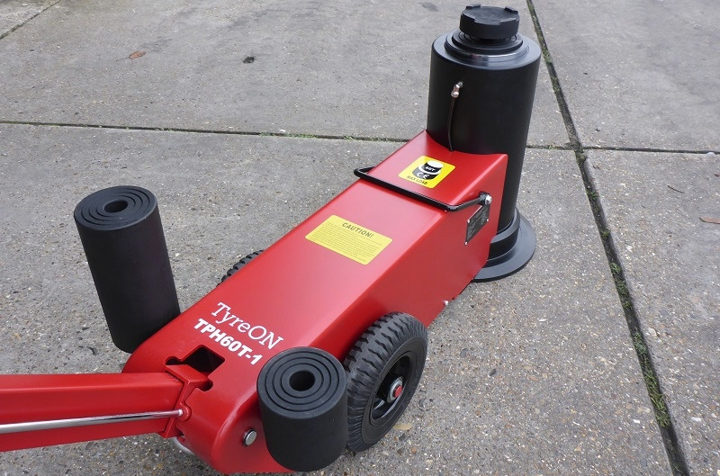 TPH60T-1 Air hydraulic jack 60 Tons - Garage equipment: picture 3 TPH60T-1 Air hydraulic jack 60 Tons - Garage equipment: picture 3