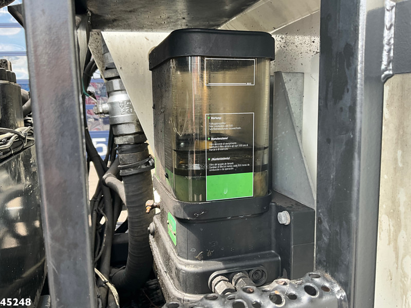 Garbage truck DAF FAN 75 CF 250 Hiab 21 Tonmeter laadkraan + weegsysteem: picture 12