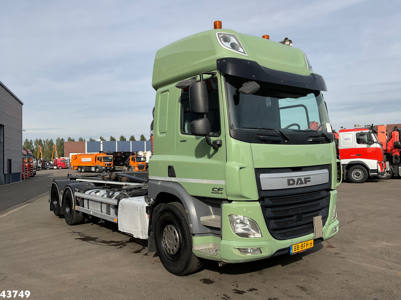 DAF FAS CF 440 Euro 6 Hiab 21 Ton haakarmsysteem - Hook lift truck: picture 3 DAF FAS CF 440 Euro 6 Hiab 21 Ton haakarmsysteem - Hook lift truck: picture 3