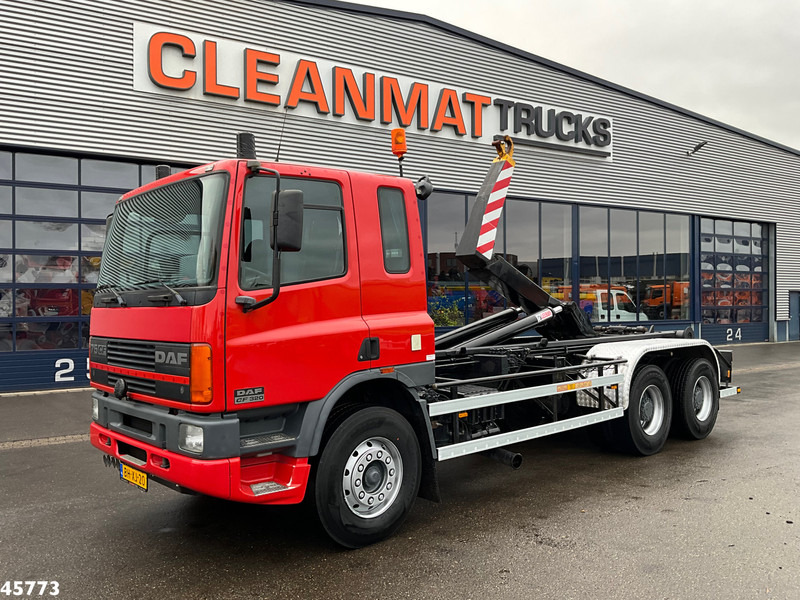 DAF FAT 75.320 6x4 Full steel Hiab 17 Ton haakarmsysteem Just 64.623 Km! - Hook lift truck: picture 1 DAF FAT 75.320 6x4 Full steel Hiab 17 Ton haakarmsysteem Just 64.623 Km! - Hook lift truck: picture 1