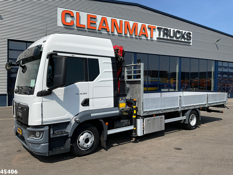 MAN TGL 12.220 Euro 6 Palfinger 11 Tonmeter laadkraan Just 54.870 km! - Crane truck: picture 2 MAN TGL 12.220 Euro 6 Palfinger 11 Tonmeter laadkraan Just 54.870 km! - Crane truck: picture 2