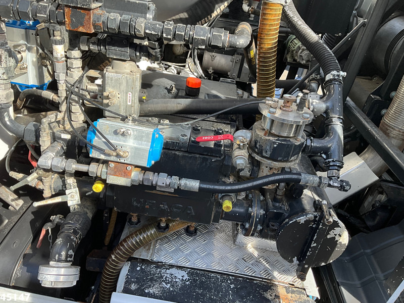 Vacuum truck MAN TGS 26.440 Euro 6 Kroll 11m³ Riool Combi: picture 11