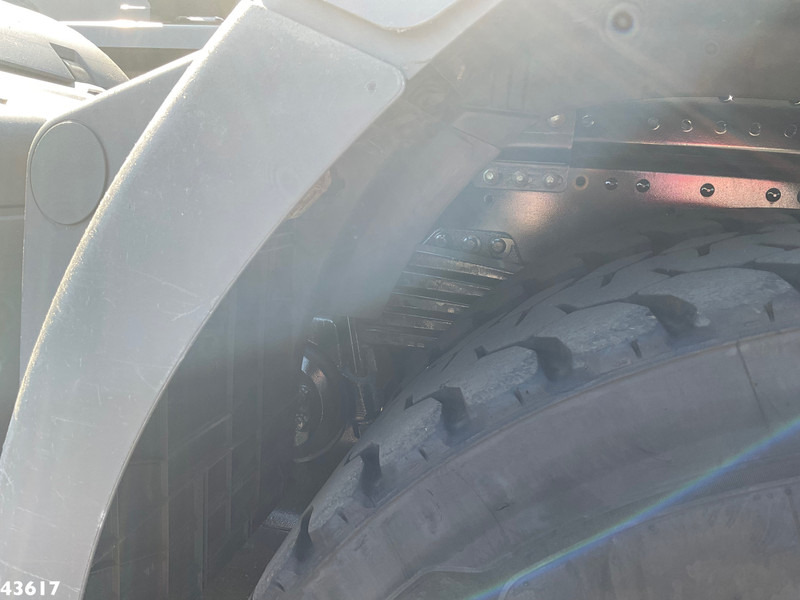 Hook lift truck MAN TGS 32.470 8x4 Euro 6 Hiab 22 Tonmeter laadkraan Just 68.765 Km!: picture 8 Hook lift truck MAN TGS 32.470 8x4 Euro 6 Hiab 22 Tonmeter laadkraan Just 68.765 Km!: picture 8