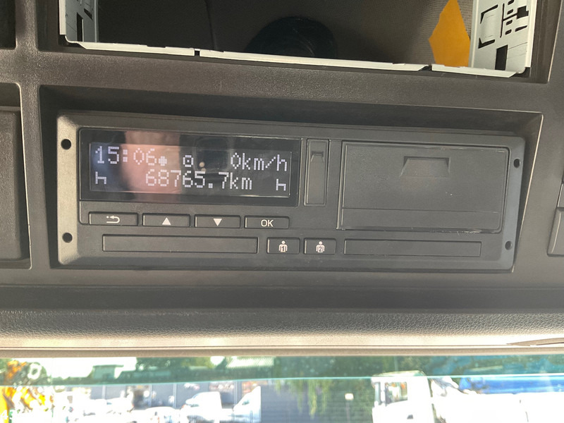 Hook lift truck MAN TGS 32.470 8x4 Euro 6 Hiab 22 Tonmeter laadkraan Just 68.765 Km!: picture 19 Hook lift truck MAN TGS 32.470 8x4 Euro 6 Hiab 22 Tonmeter laadkraan Just 68.765 Km!: picture 19