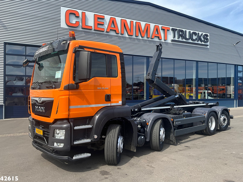 MAN TGS 35.360 8x2 Euro 6 VDL 30 Ton haakarmsysteem - Hook lift truck: picture 1 MAN TGS 35.360 8x2 Euro 6 VDL 30 Ton haakarmsysteem - Hook lift truck: picture 1