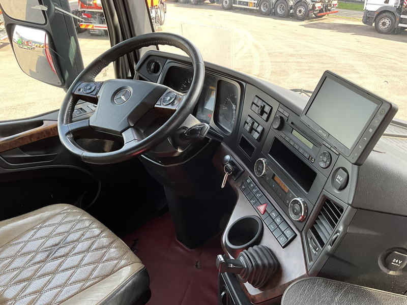Tipper, Crane truck Mercedes-Benz Arocs 3263 8x4 Hiab 37 Tonmeter laadkraan + Fly-Jib: picture 16