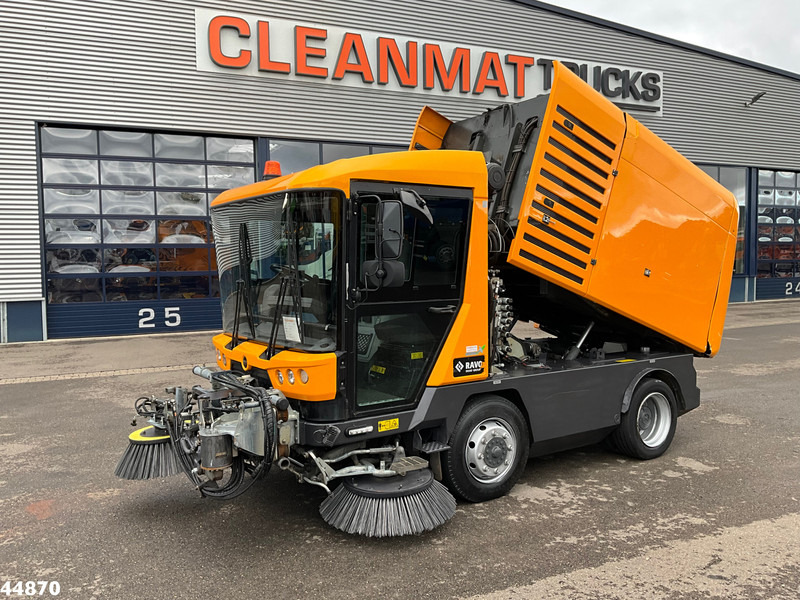 Ravo 540 with 3-rd brush - Road sweeper: picture 2 Ravo 540 with 3-rd brush - Road sweeper: picture 2