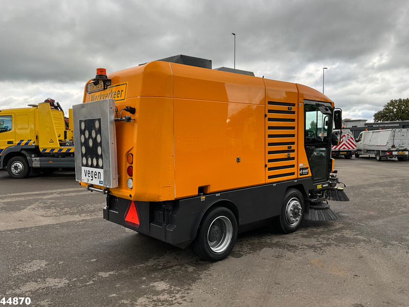 Road sweeper Ravo 540 with 3-rd brush: picture 6