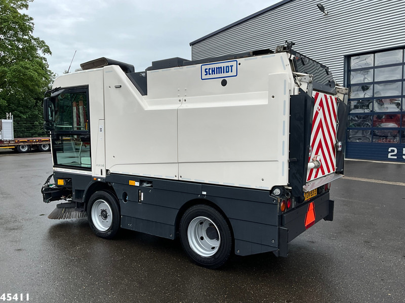 Schmidt Cleango 500 Compact Euro 6 with 3-rd brush - Road sweeper: picture 5 Schmidt Cleango 500 Compact Euro 6 with 3-rd brush - Road sweeper: picture 5