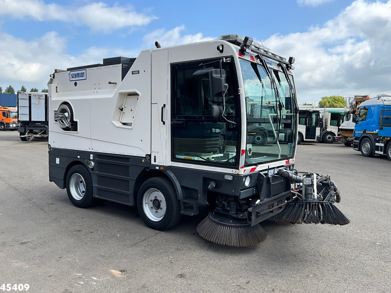 Schmidt Cleango 500 Compact Euro 6 with 3-rd brush - Road sweeper: picture 3 Schmidt Cleango 500 Compact Euro 6 with 3-rd brush - Road sweeper: picture 3