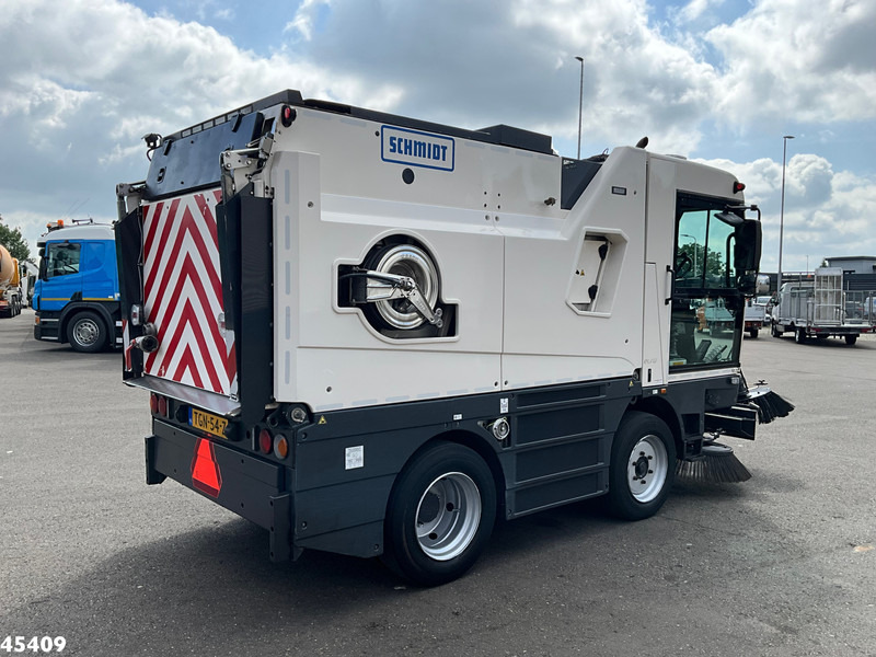 Schmidt Cleango 500 Compact Euro 6 with 3-rd brush - Road sweeper: picture 5 Schmidt Cleango 500 Compact Euro 6 with 3-rd brush - Road sweeper: picture 5