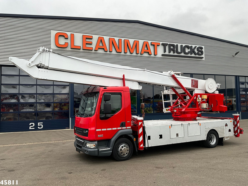 DAF FA 45 CF 220 Klaas 34 meter Dachdeckerkran - Truck: picture 2 DAF FA 45 CF 220 Klaas 34 meter Dachdeckerkran - Truck: picture 2