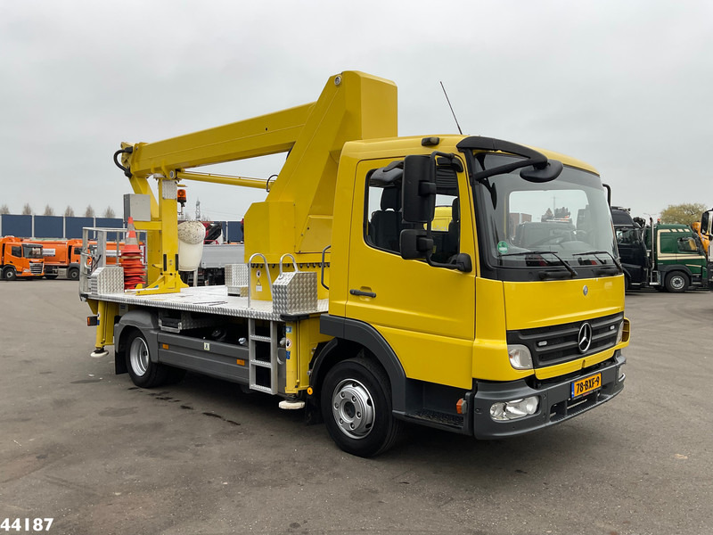 Mercedes-Benz Atego 815 Wumag Elevant 17 meter hoogwerker Just 39.048 km! - Truck: picture 4 Mercedes-Benz Atego 815 Wumag Elevant 17 meter hoogwerker Just 39.048 km! - Truck: picture 4