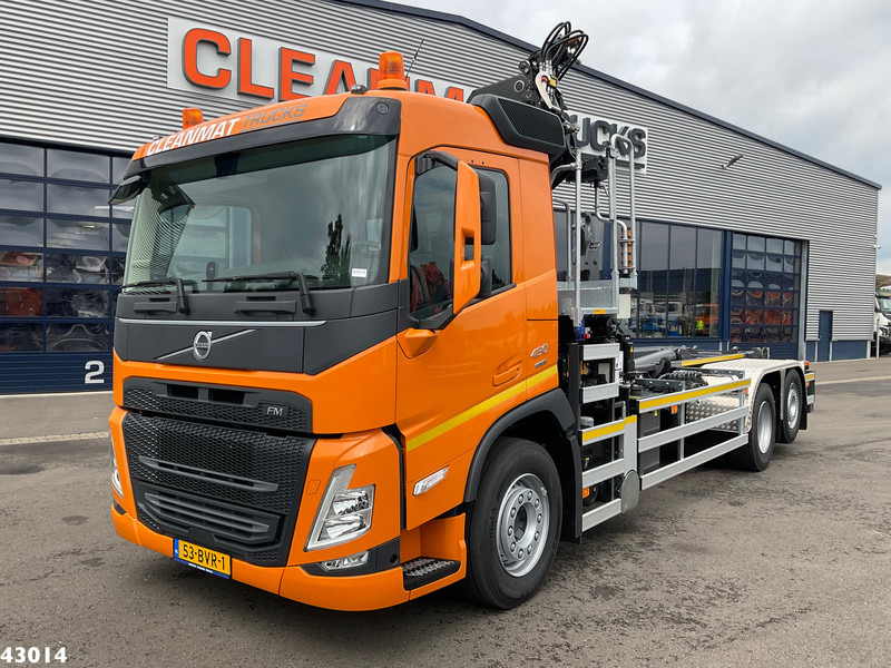 Volvo FM 430 HMF 23 Tonmeter laadkraan - Hook lift truck, Crane truck: picture 2 Volvo FM 430 HMF 23 Tonmeter laadkraan - Hook lift truck, Crane truck: picture 2