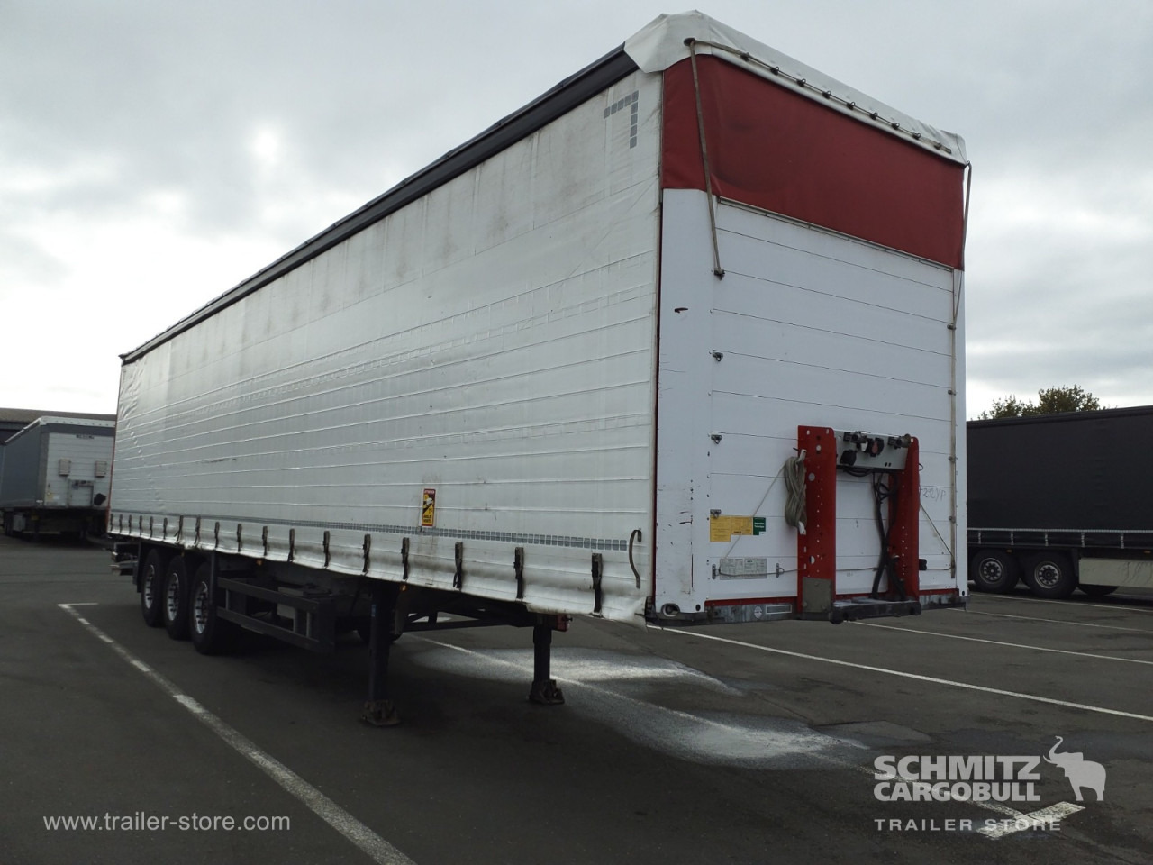SCHMITZ Curtainsider Standard Taillift - Curtainsider semi-trailer: picture 1 SCHMITZ Curtainsider Standard Taillift - Curtainsider semi-trailer: picture 1