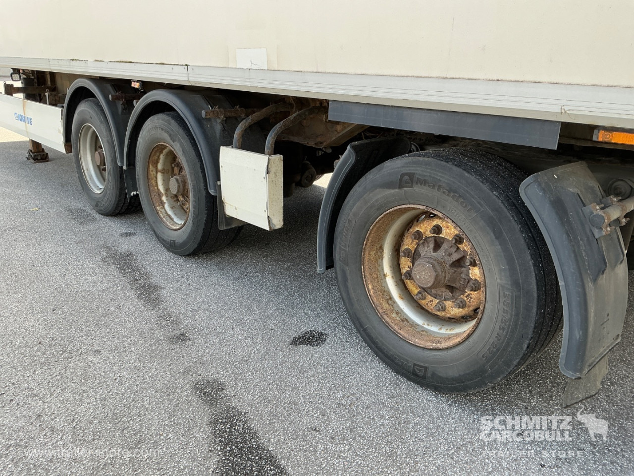 KRONE Dryfreight Standard Taillift - Closed box semi-trailer: picture 2 KRONE Dryfreight Standard Taillift - Closed box semi-trailer: picture 2