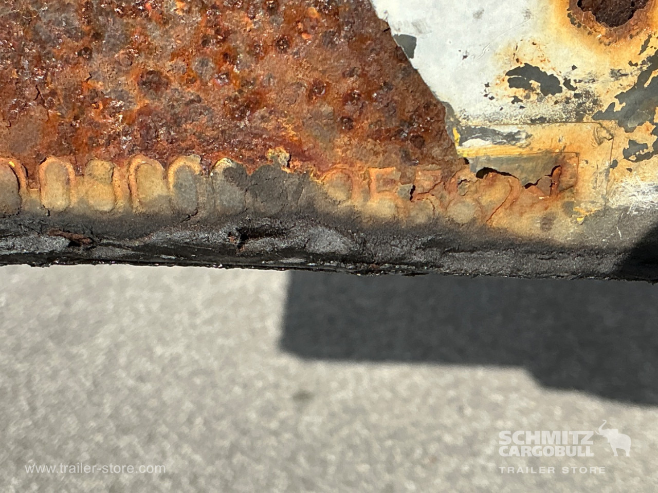 KRONE Dryfreight Standard Taillift - Closed box semi-trailer: picture 5 KRONE Dryfreight Standard Taillift - Closed box semi-trailer: picture 5