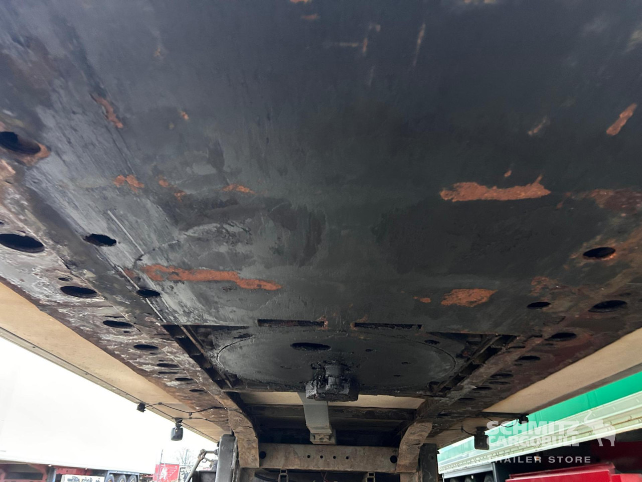 KRONE Reefer Standard Taillift - Isothermal semi-trailer: picture 3 KRONE Reefer Standard Taillift - Isothermal semi-trailer: picture 3